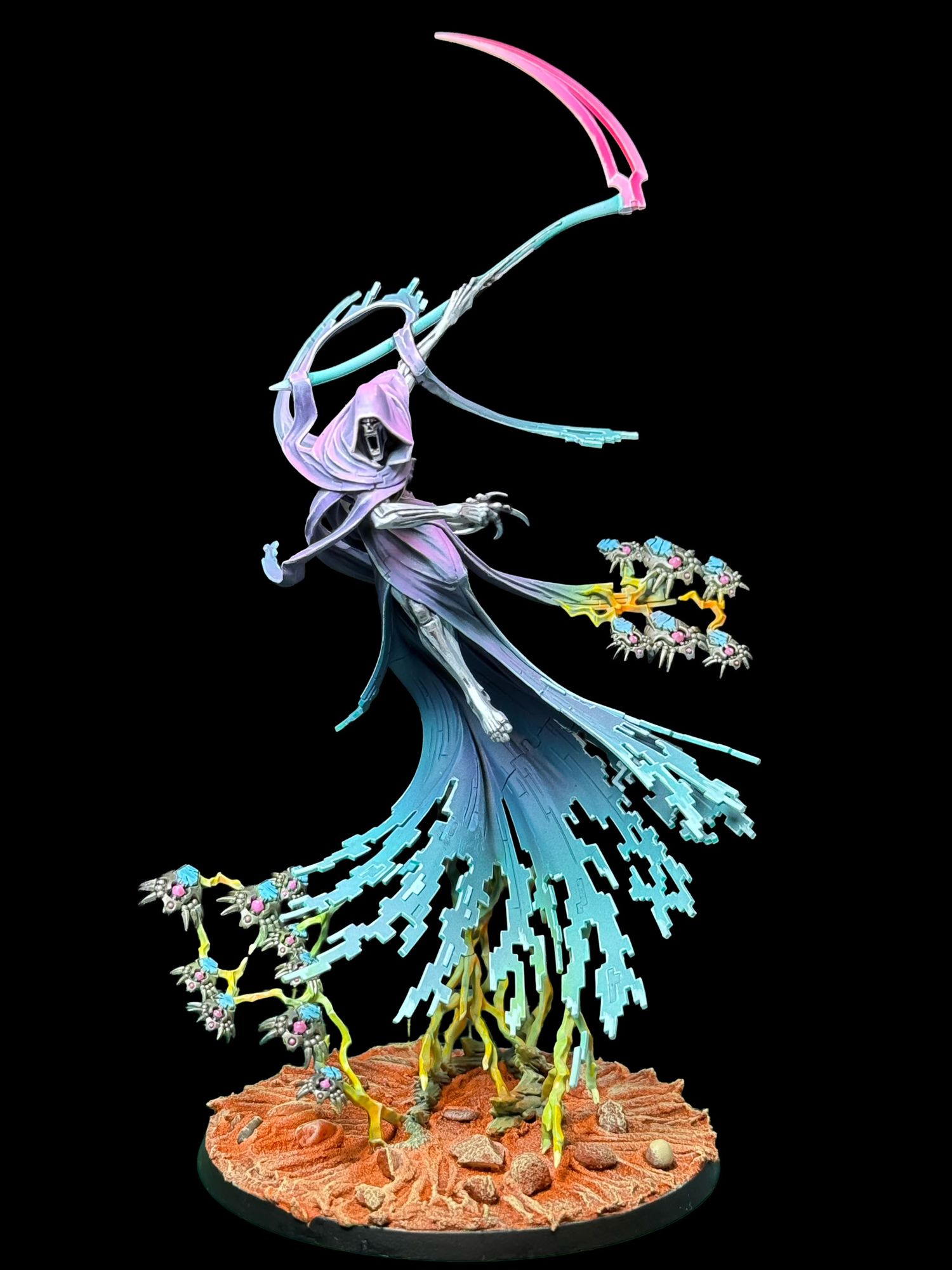 Figurine du Nightbringer peinte en verts-bleu, violet et rose